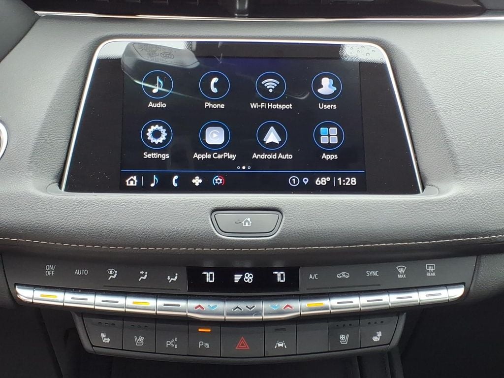 2022 Cadillac XT4 Premium Luxury