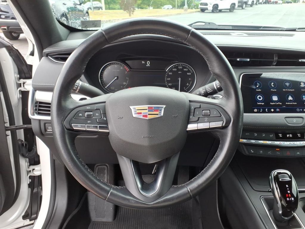 2022 Cadillac XT4 Premium Luxury