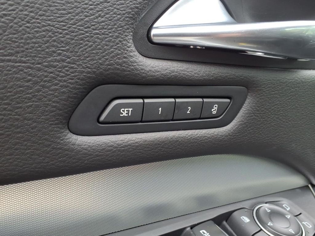 2022 Cadillac XT4 Premium Luxury