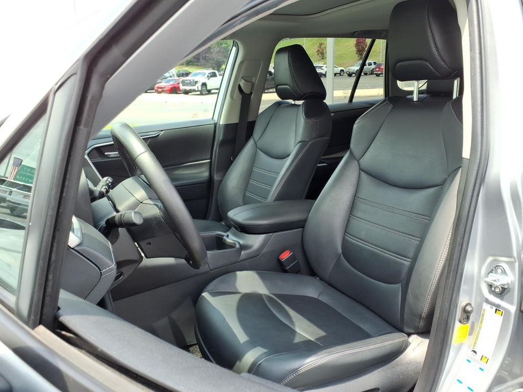 2022 Toyota RAV4 Hybrid XLE Premium