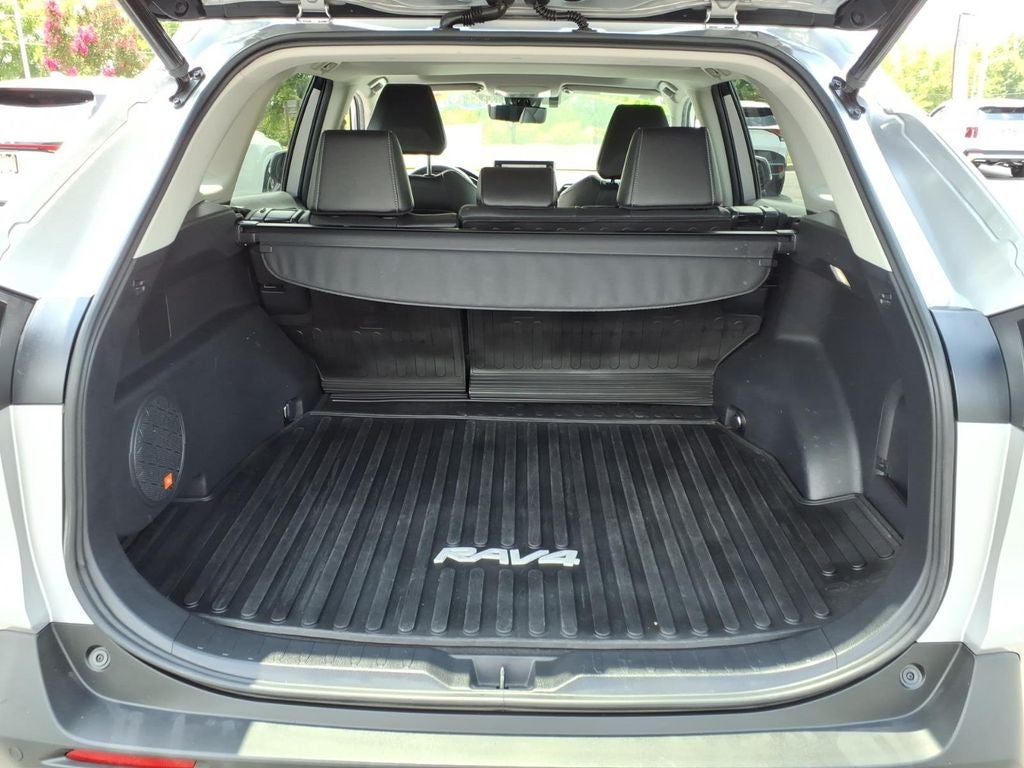 2022 Toyota RAV4 Hybrid XLE Premium