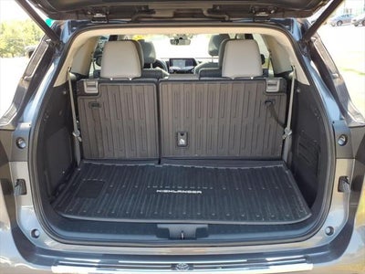2022 Toyota Highlander Platinum