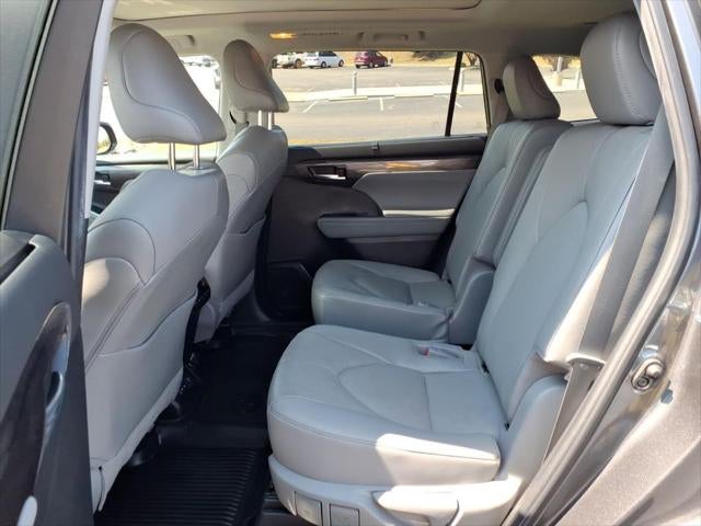 2022 Toyota Highlander Platinum