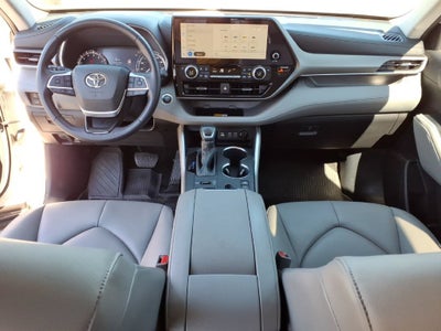 2024 Toyota Highlander XLE