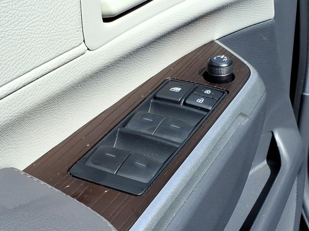 2024 Toyota Sienna LE Mobility Van