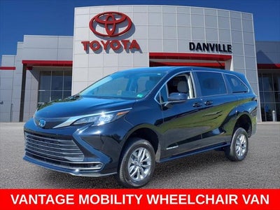 2024 Toyota Sienna LE Mobility Van