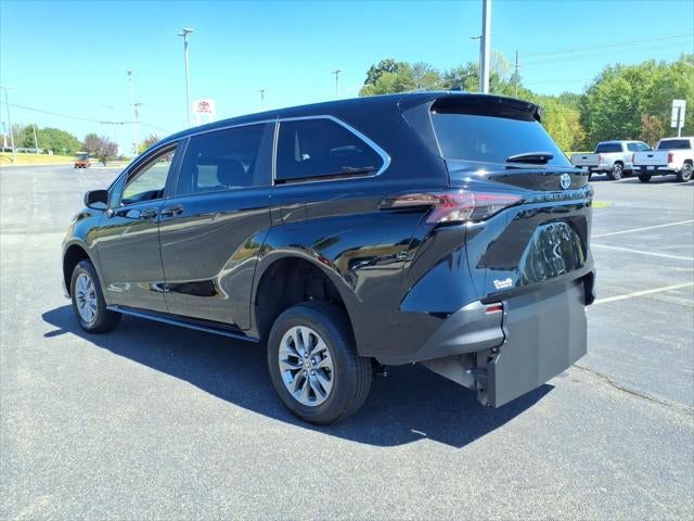 2024 Toyota Sienna LE Mobility Van