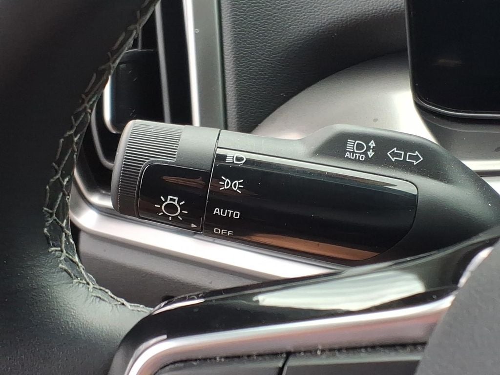 2025 Kia Sorento S - Photo 17