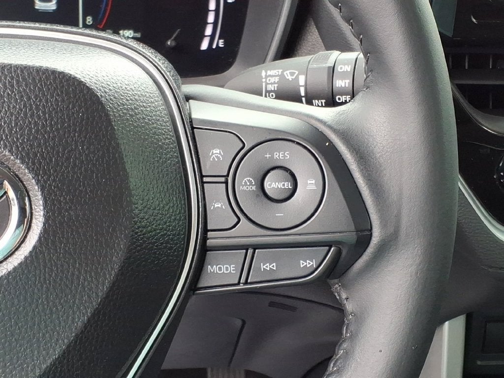 2025 Toyota Corolla Cross XLE
