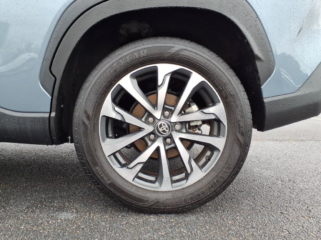 2025 Toyota Corolla Cross XLE