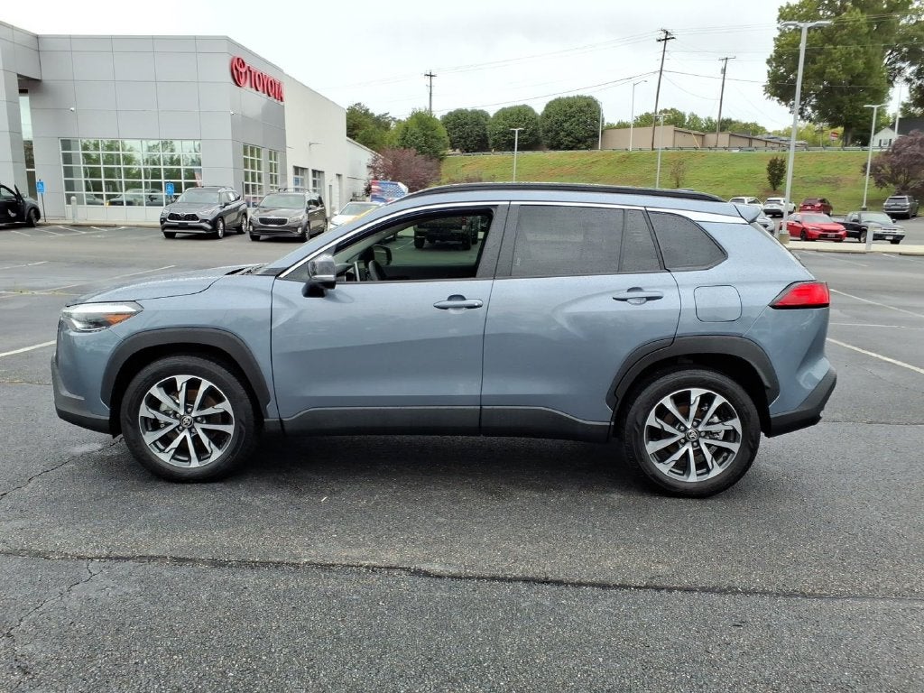 2025 Toyota Corolla Cross XLE