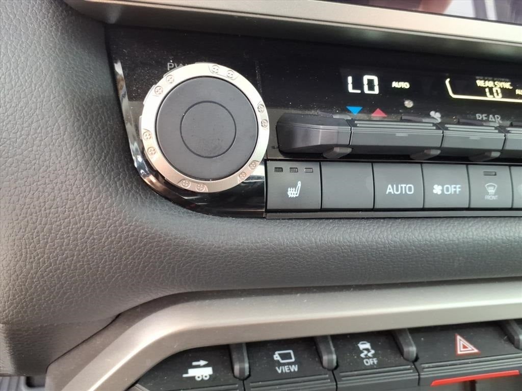 2024 Toyota Sequoia SR5