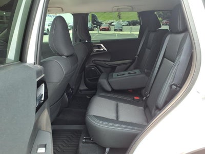 2025 Mitsubishi Outlander ES