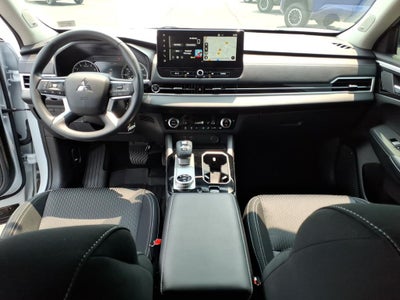 2025 Mitsubishi Outlander ES
