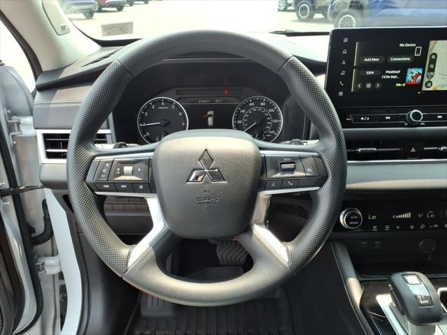 2025 Mitsubishi Outlander ES