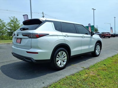 2025 Mitsubishi Outlander ES