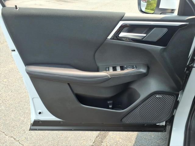 2025 Mitsubishi Outlander ES