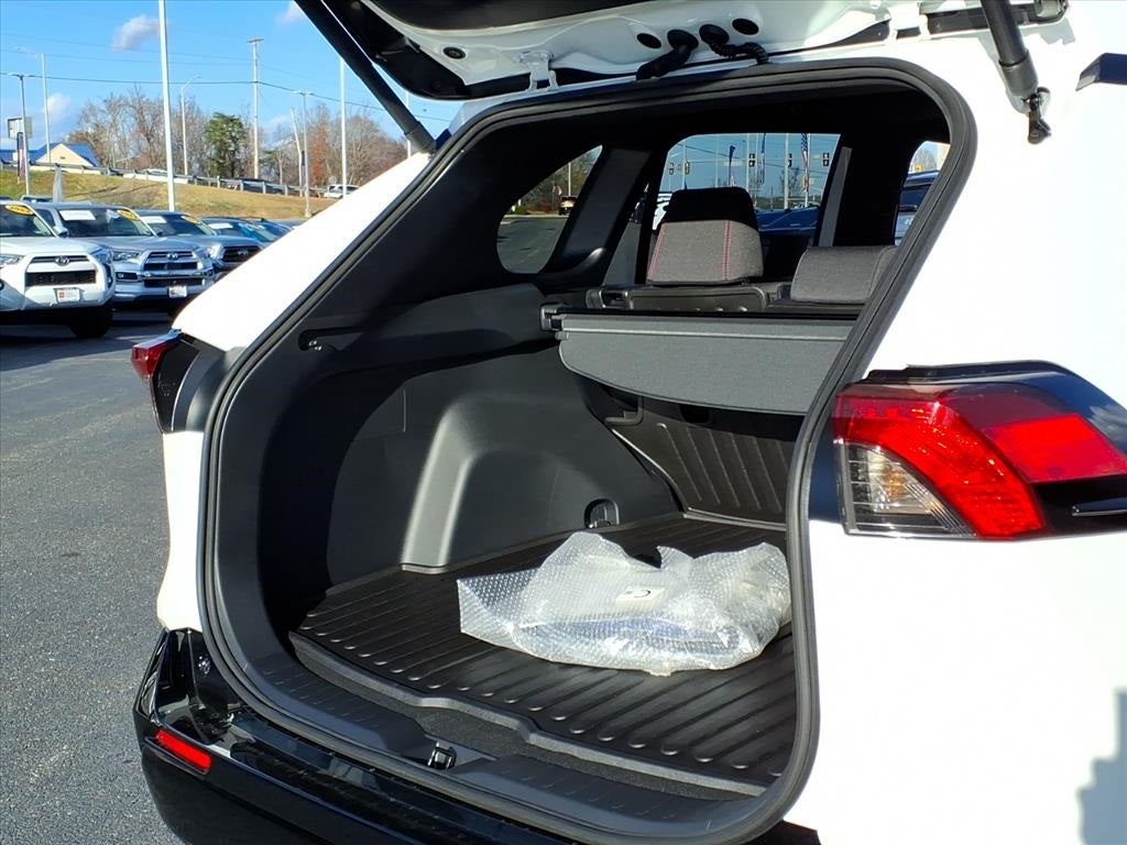 2025 Toyota RAV4 Plug-in Hybrid SE