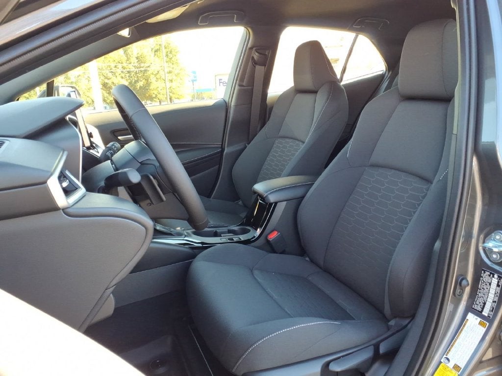 2027 Toyota Corolla Hatchback SE
