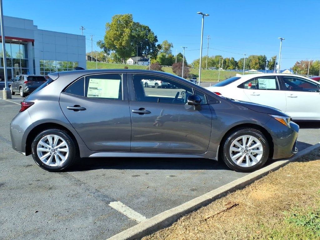 2027 Toyota Corolla Hatchback SE